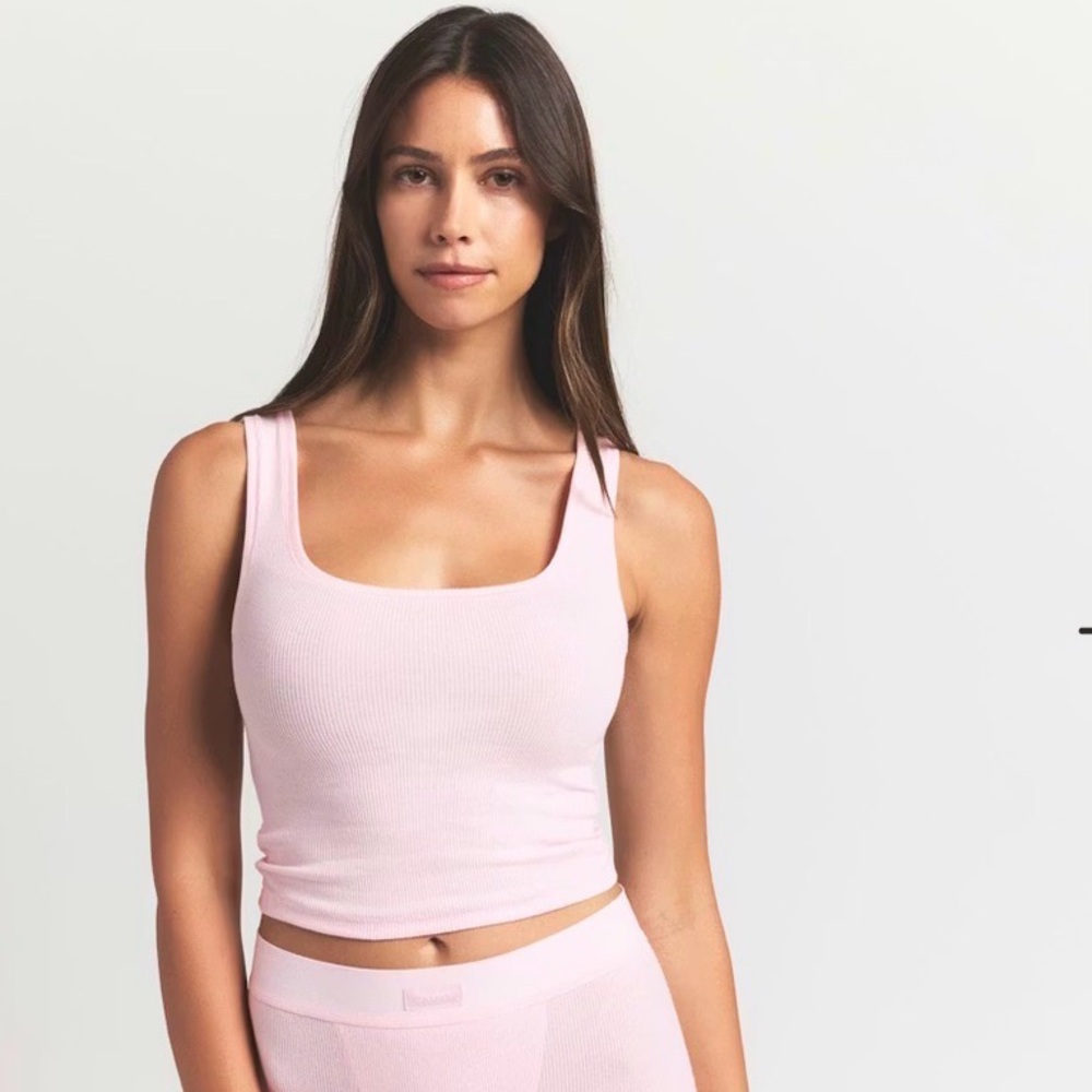 Skims cotton rib tank nwt in cherry blossom size medium limited edition